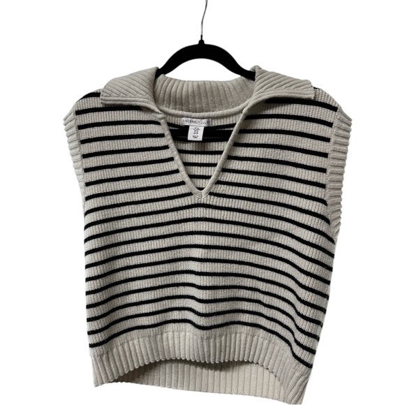 Sincerly Jules Sweaters - 2/$30 Sincerely Jules Black and Cream Striped V-Neck Sweater Vest size medium